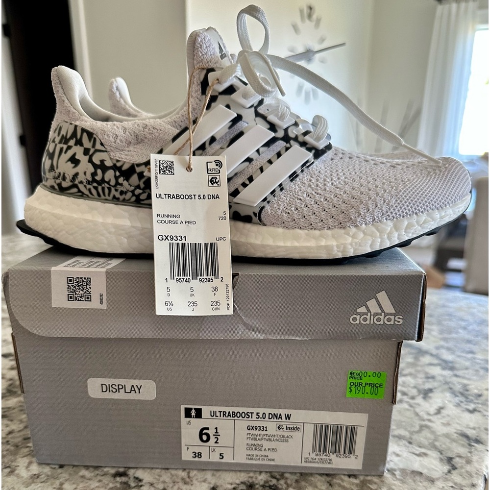 New! Addias UltraBoost 5.0 DNA Size 6.5